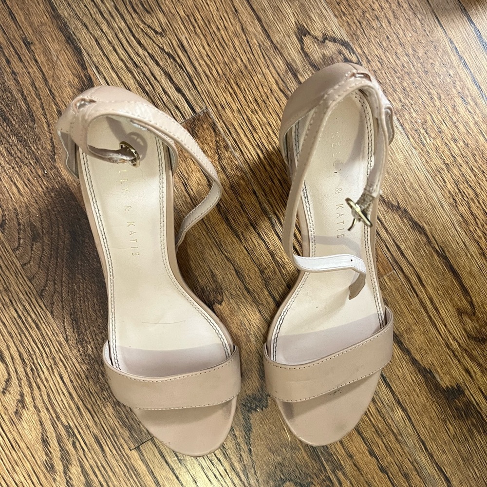 Katie and Kelly nude heels
